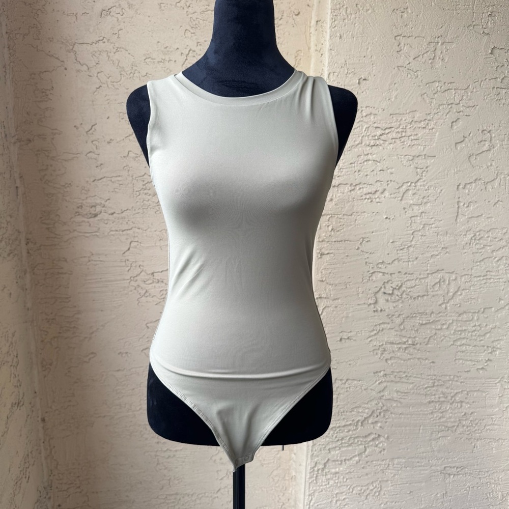 House of Harlow 1960 Olive Green Bodysuit Sz M Sleeveless Basic Tank Top Snap